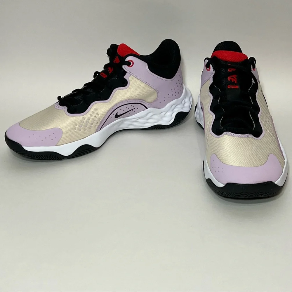 Nike fly by